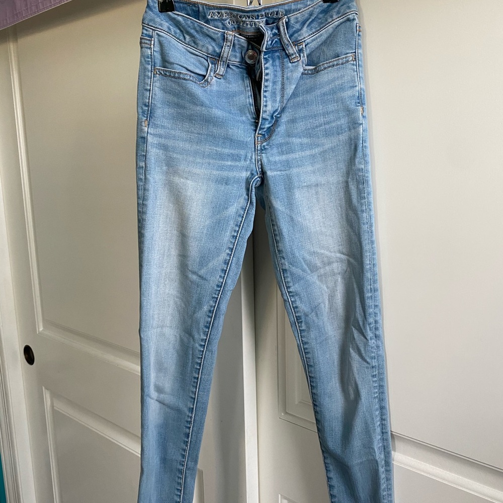 american eagle light wash skinny jeans